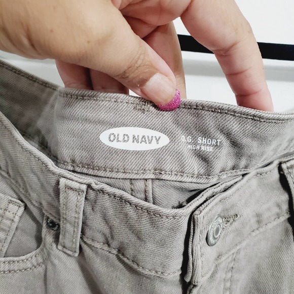 Old Navy High-Waisted O.G. Straight Cuffed Gray Jean Shorts Size 18 - Picture 9 of 10
